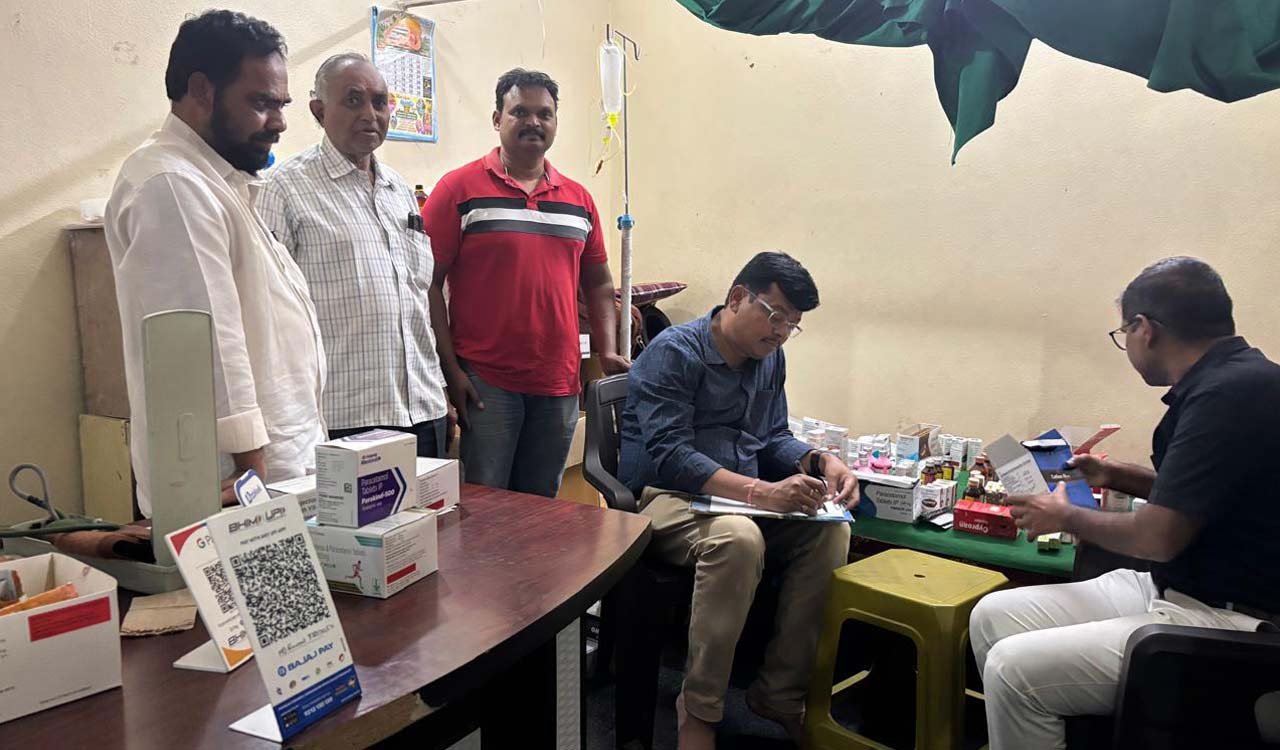 Telangana DCA raids clinics of two quacks practicing allopathy without MBBS qualification