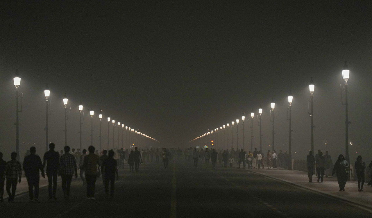Delhiites grapple to breath as air quality plunges to ‘hazardous’ levels