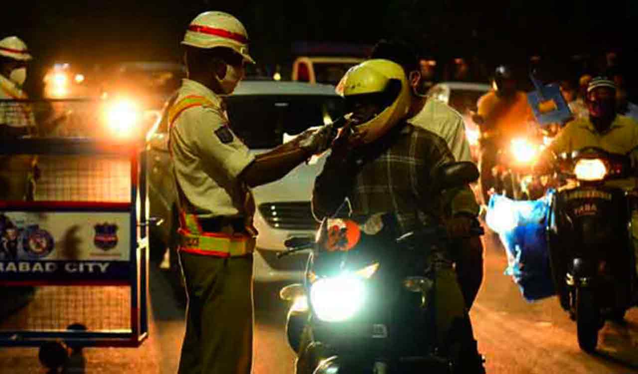 Cyberabad Traffic Police caught 193 motorists while checking drunk driving – Telangana Today