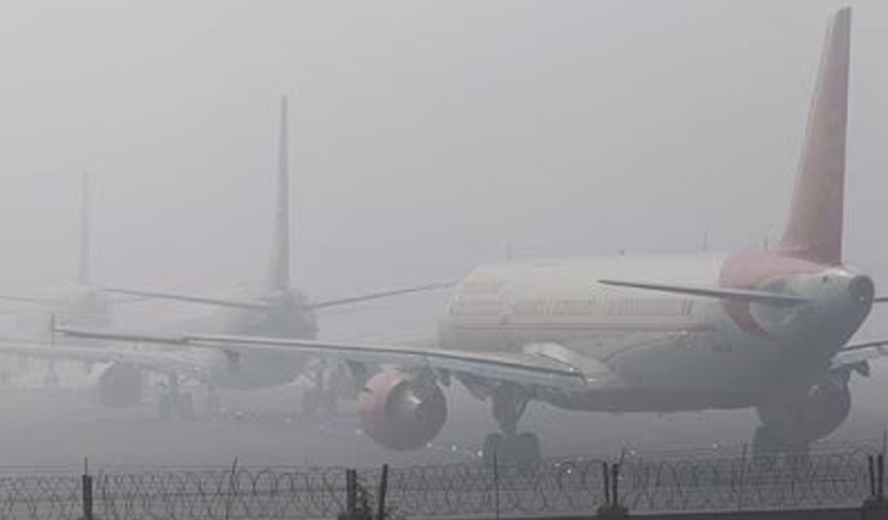 Delhi fog delays over 370 flights, impacting Hyderabad.