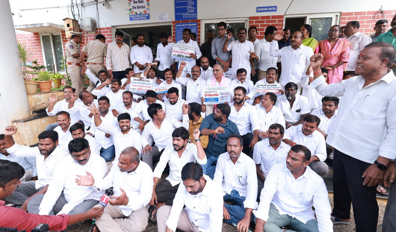 Telangana Sarpanch Sangham demands government to clear pending bills