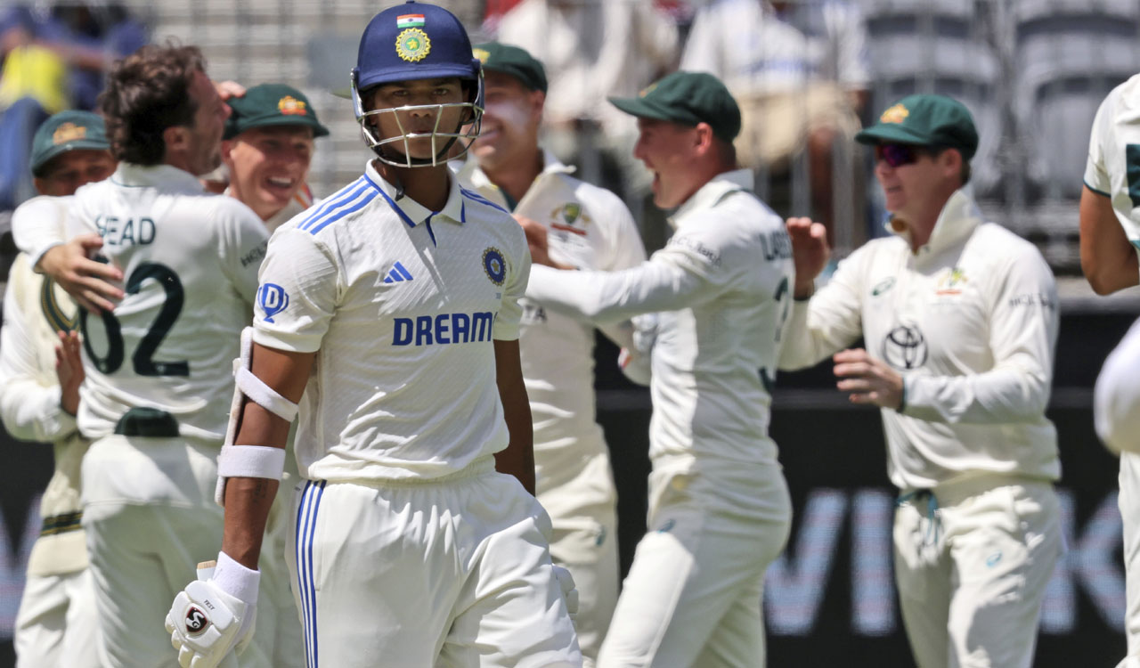 India falls flat to Aussie seam and bounces further, crawls at 51/4 – Telangana today