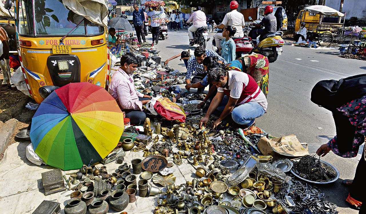 Jummerat Bazaar, a charismatic market in Hyderabad