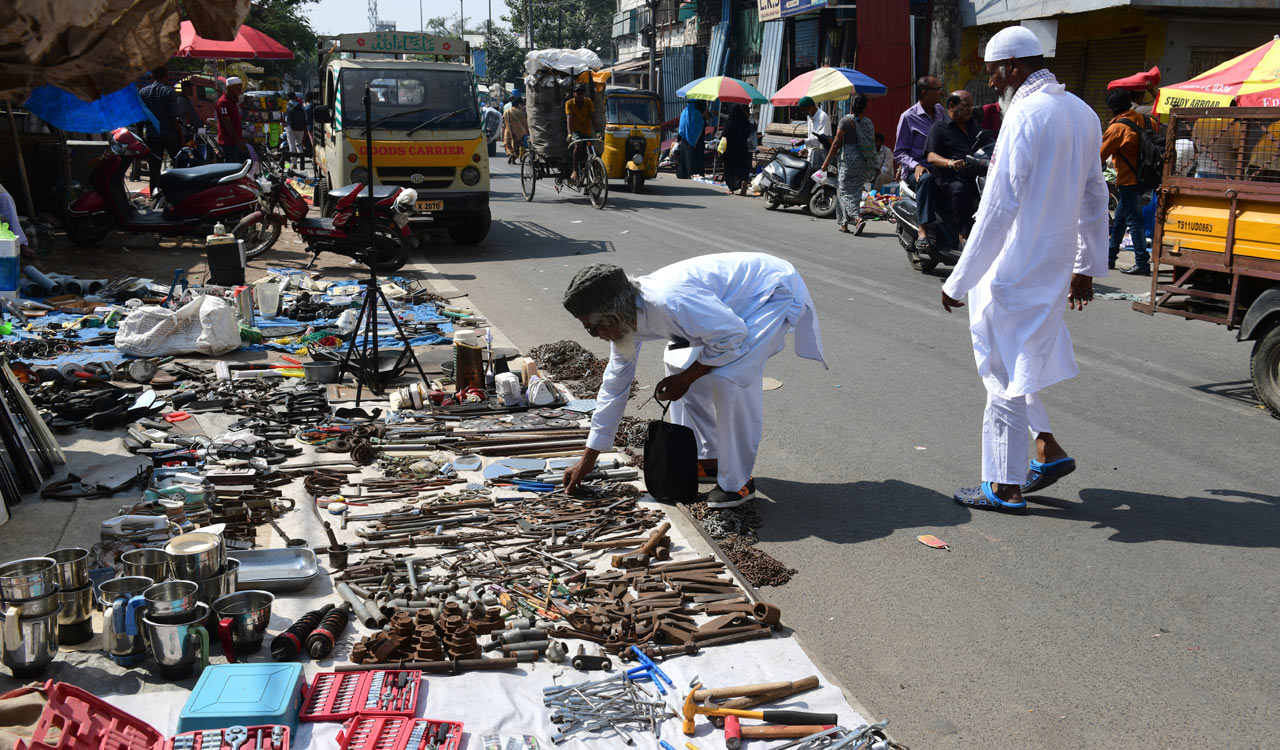 Jummerat Bazaar, a charismatic market in Hyderabad
