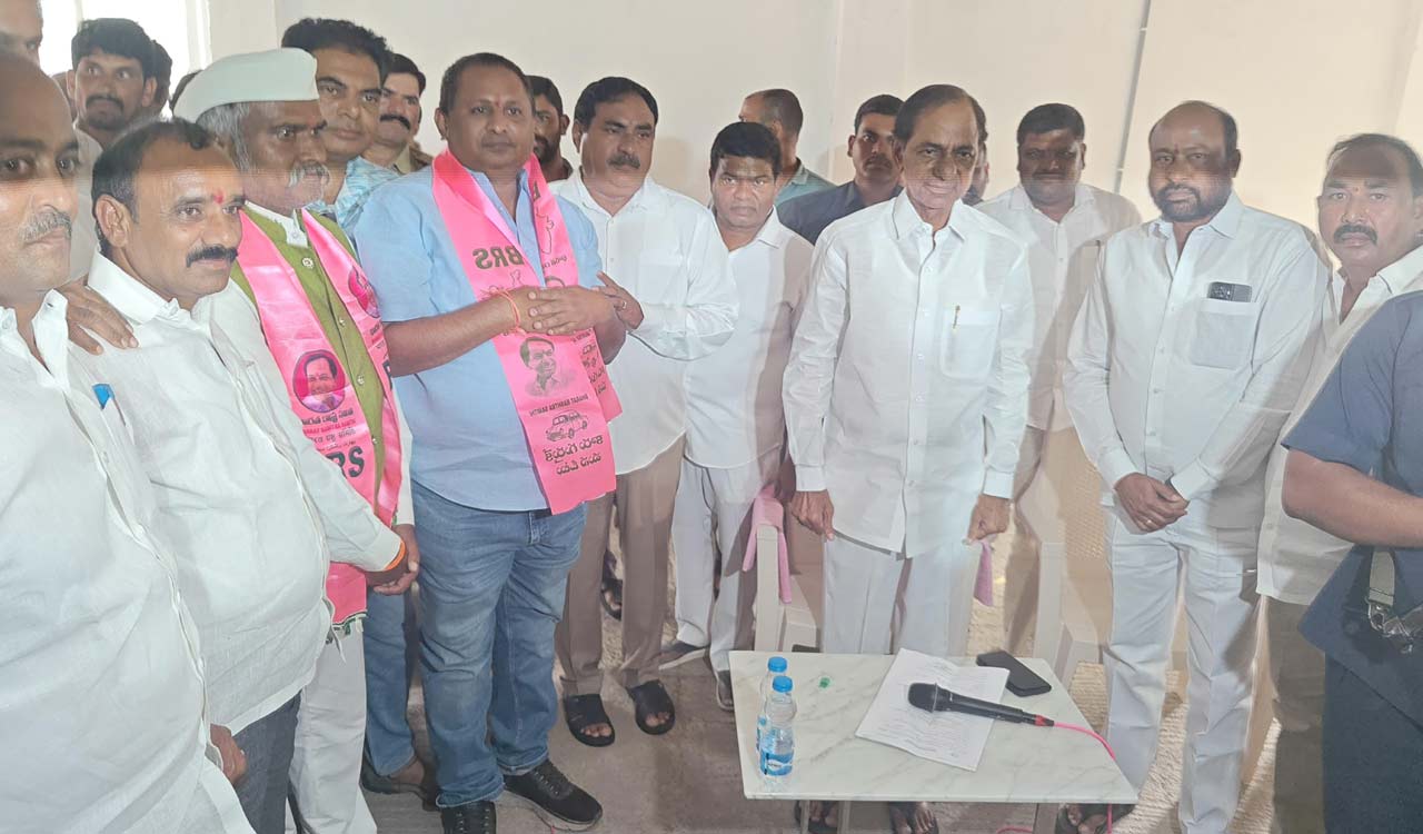 Congress leaders join BRS in presence of KCR