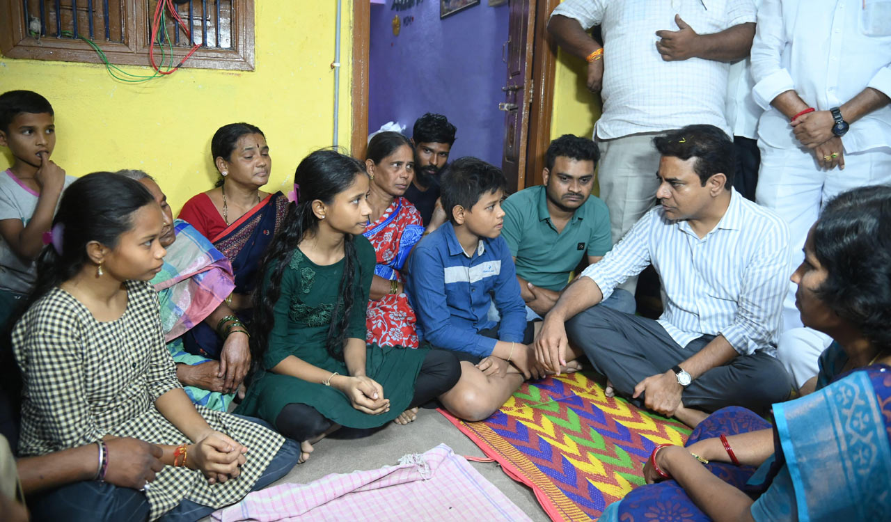 KTR offers to resign if he is the reason why Congress is punishing Sircilla weavers