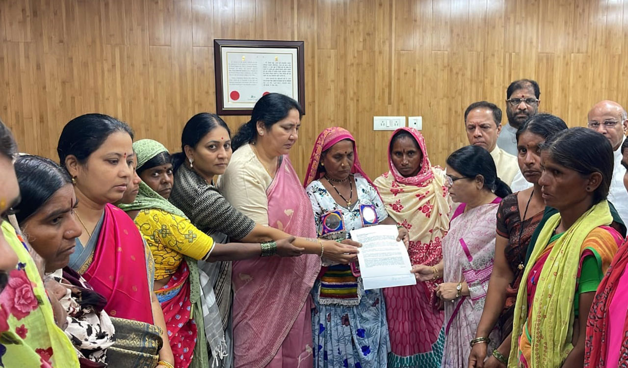 Lagacherla women decry land acquisition, police brutality