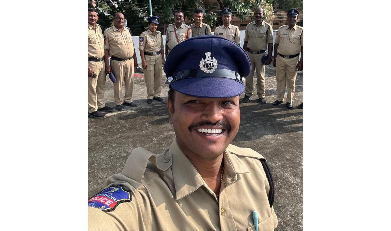 Telangana: Policeman killed in road accident on Rajiv Rahadari