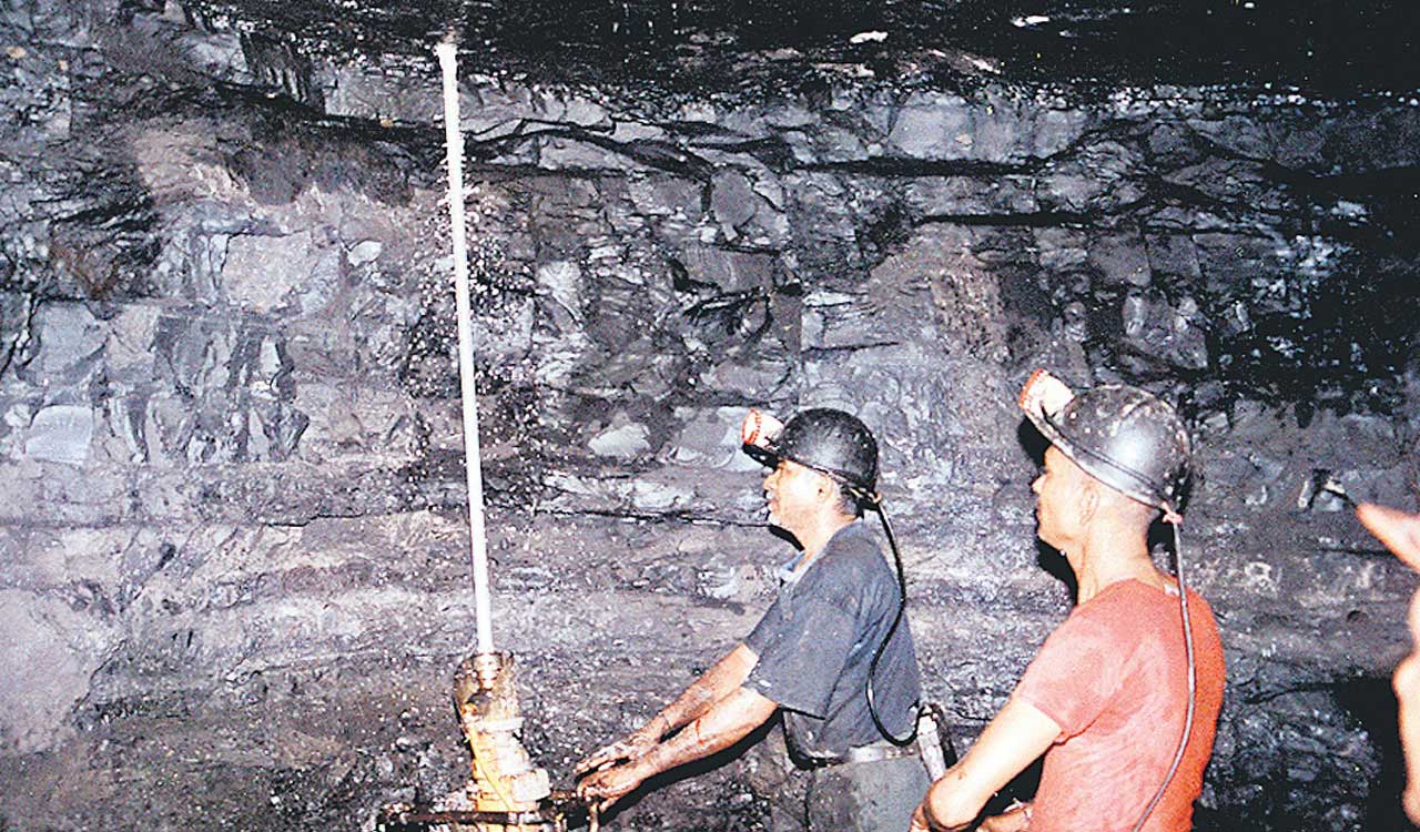 Singareni to deposit Diwali bonus for retired workers on November 27