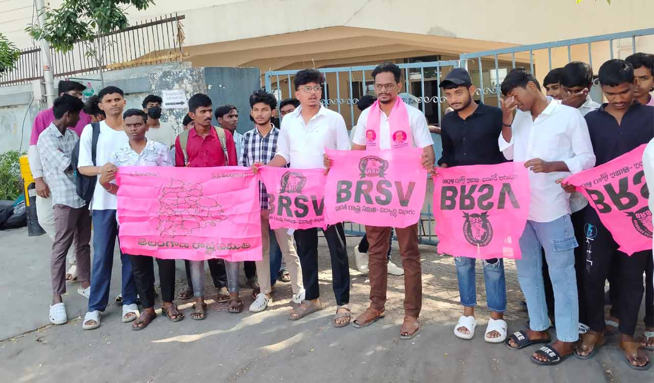 Hyderabad: Students protest at SBTET demanding semester-wise supplementary exams