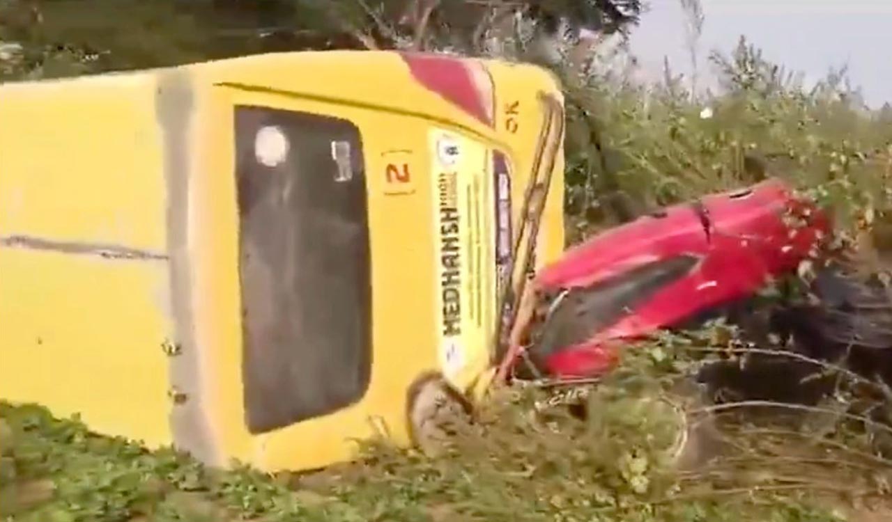 Telangana: School bus-tractor collision leaves 5 students injured; accident video goes viral