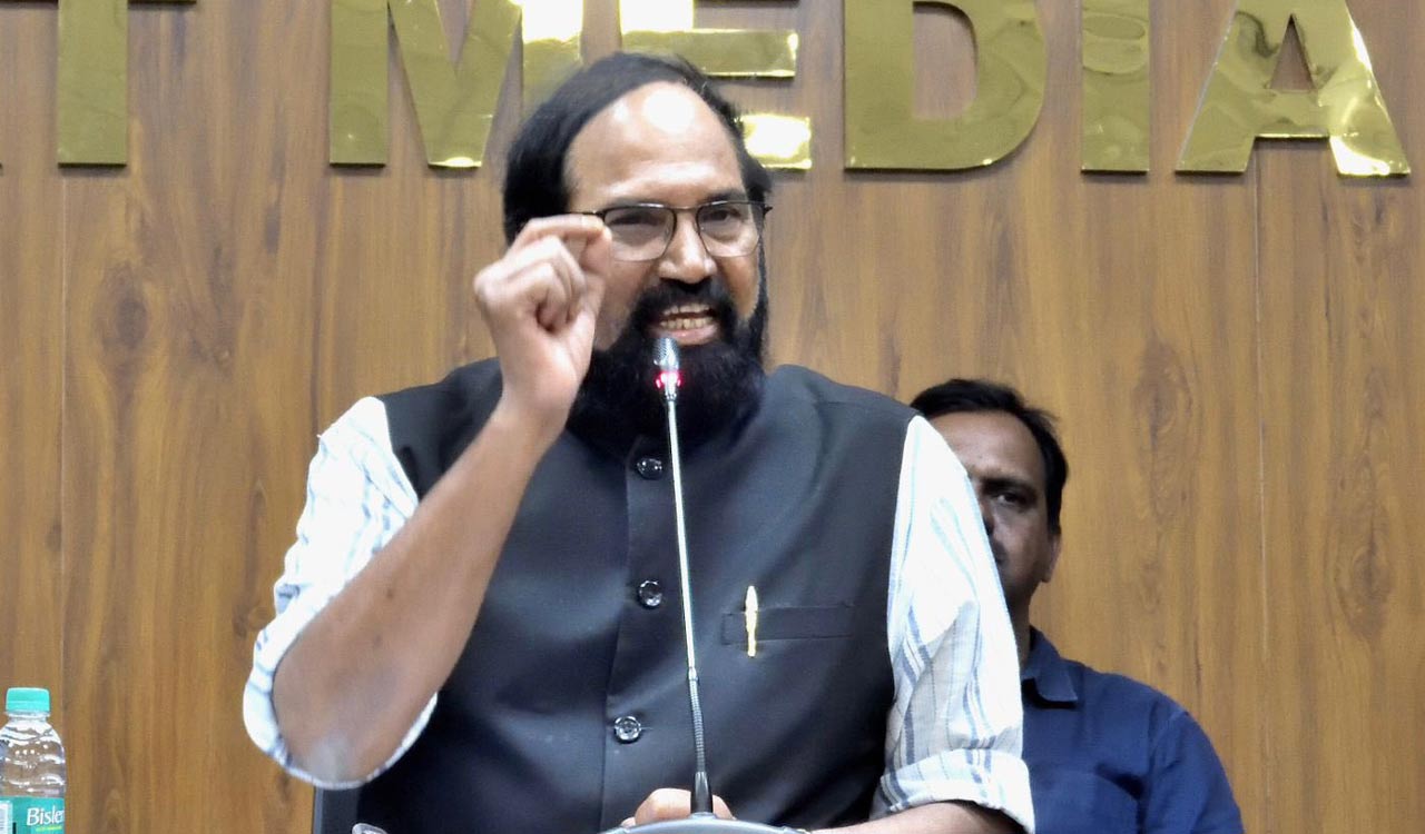 Uttam Kumar moots Godavari water for projects on Manjeera