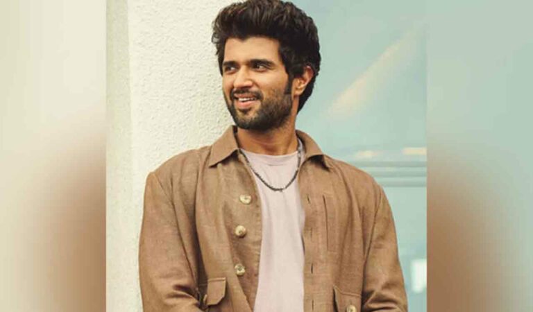 Vijay Deverakonda falls after losing his balance on stairs
