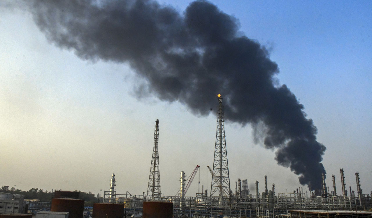 Gujarat: Two killed, one injured in fire at Vadodara IOCL refinery