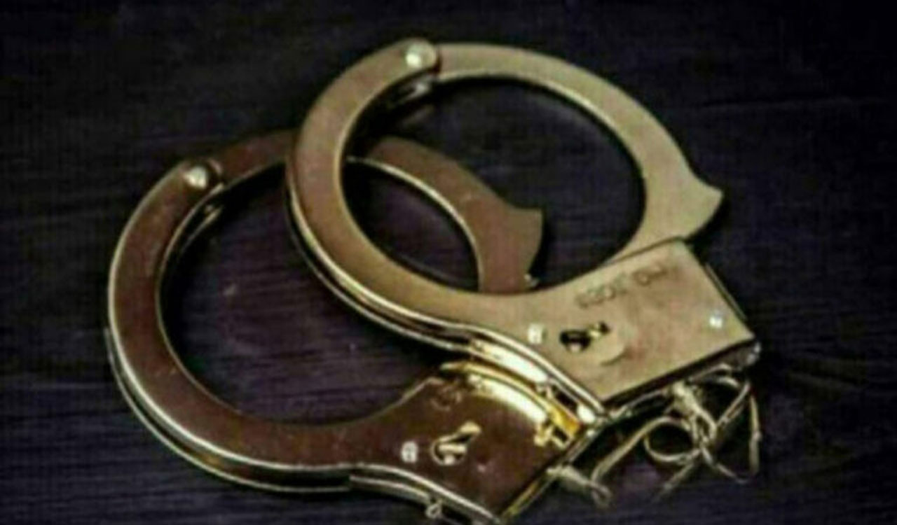 Couple held for duping public under guise of matrimony in Mancherial