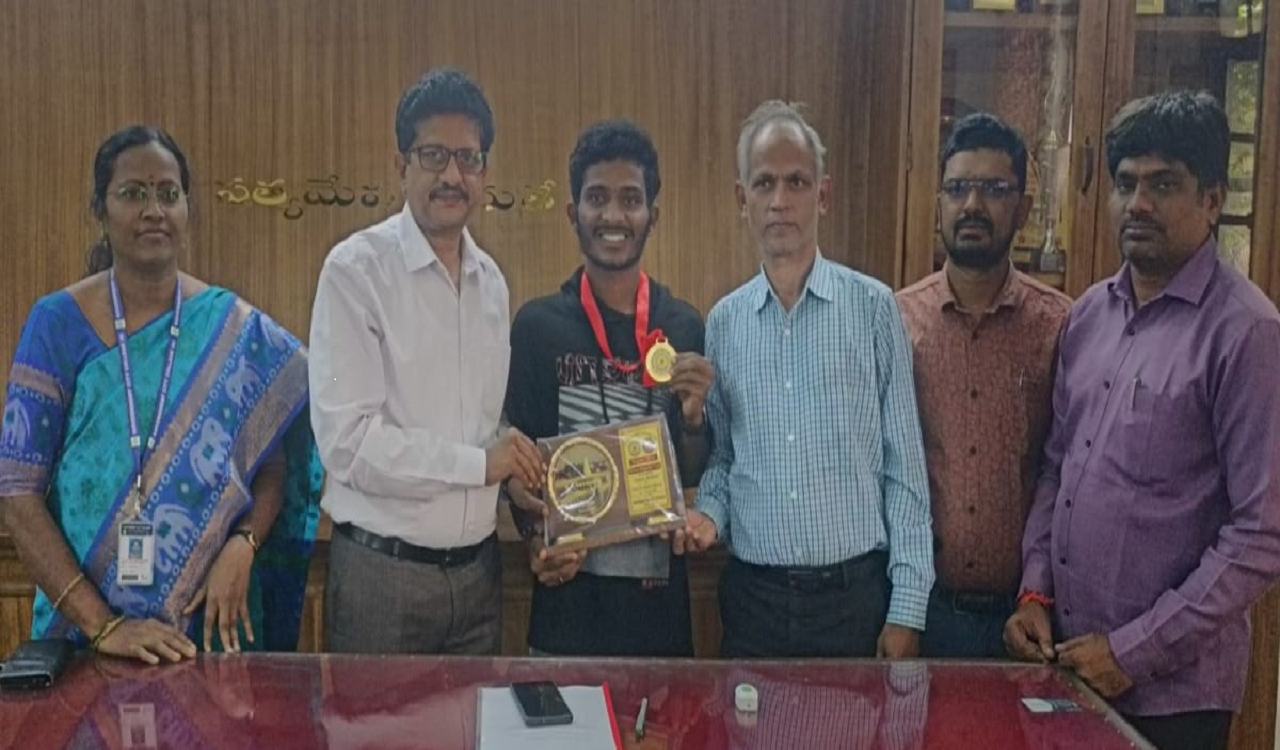 Student of Government City College Hyderabad excels in National Integration Camp-Telangana today