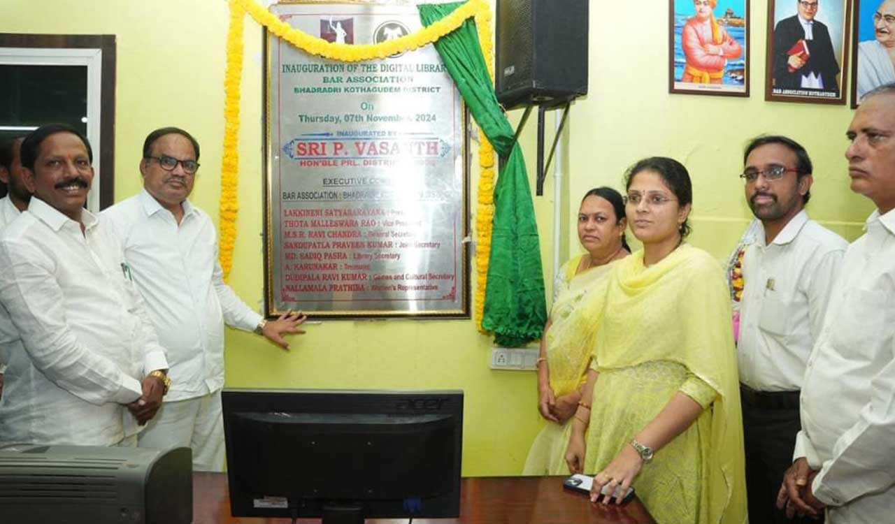 District judge inaugurates digital library in Kothagudem