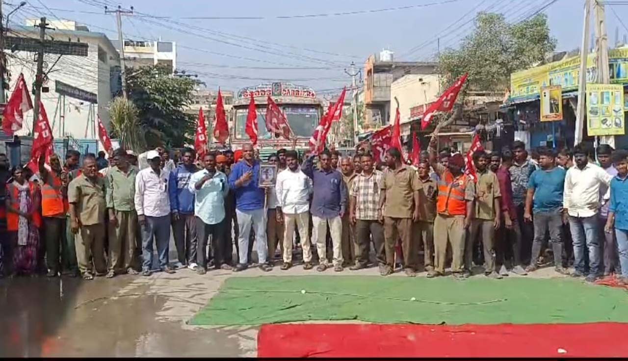 Too much work: Sanitation workers protest in IDA Bollaram