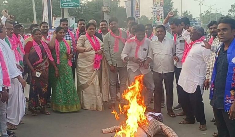Telangana: Revanth Reddy’s effigy burnt in Asifabad