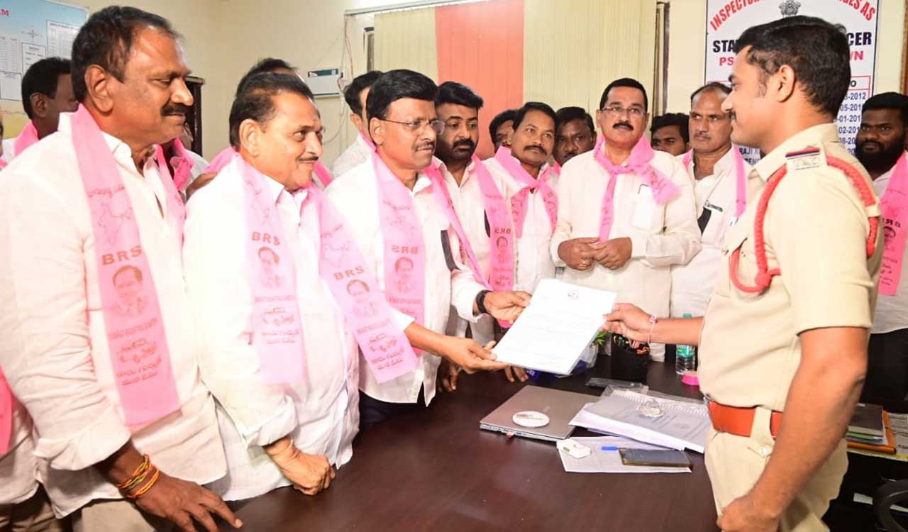 BRS leaders lodge complaint against CM, ask him to withdraw comments against KCR