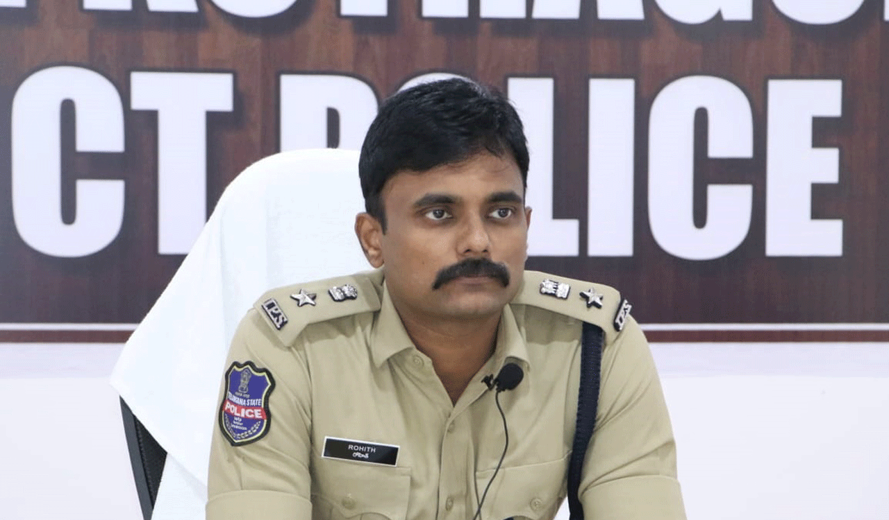 Kothagudem: SP Rohith Raju warns officials against delay in crime investigation