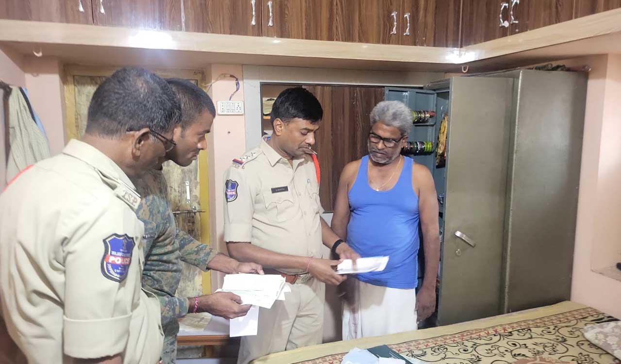 Telangana: Sircilla police raids illegal financers, six detained