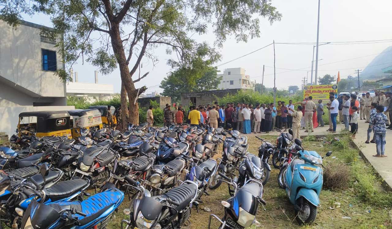 Two auto rickshaws, 54 bikes without documents seized in Paloncha