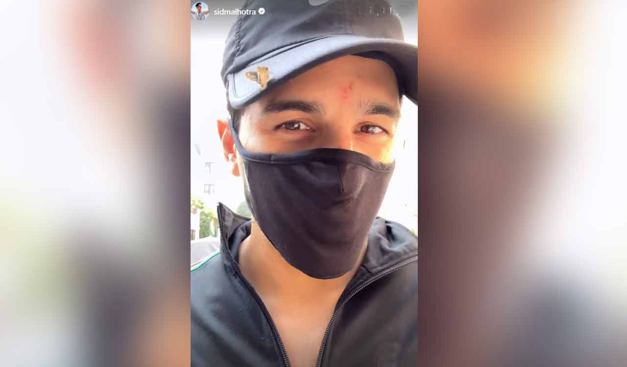 Sidharth Malhotra gets bitten during his morning walk on Diwali