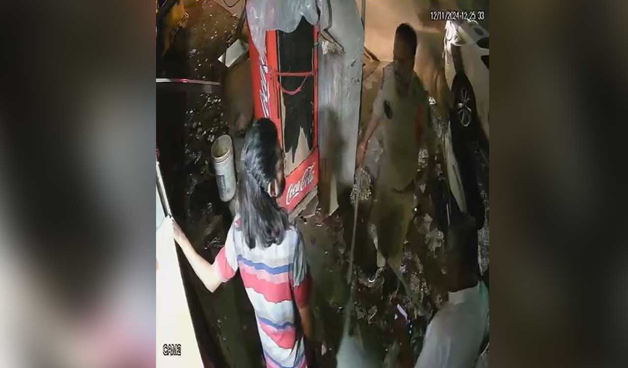 Watch: Police thrash panshop owner for keeping shop open beyond stipulated time at Borabanda