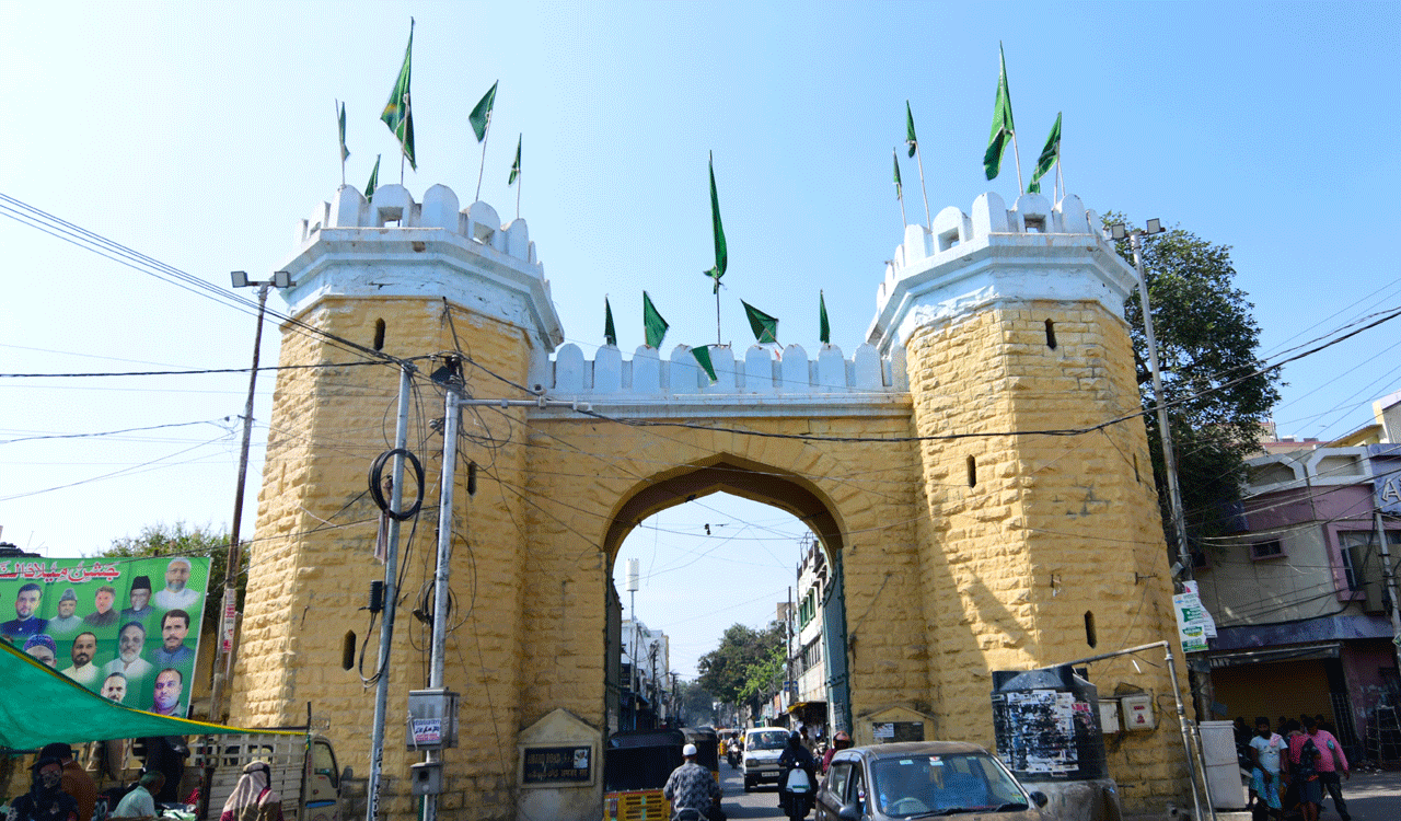 Here is what you all need to know about the 13 darwazas of Hyderabad