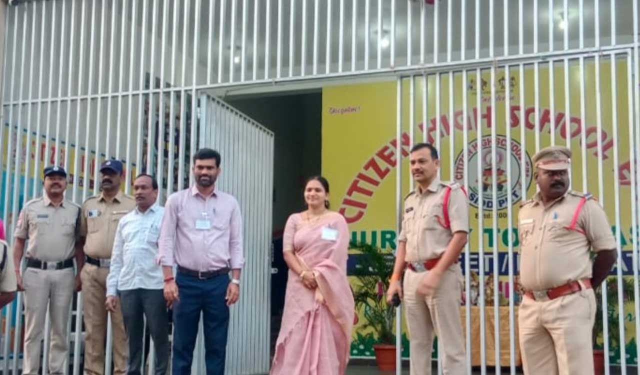 A minute late, several Group-II aspirants denied entry to exam centres in Telangana