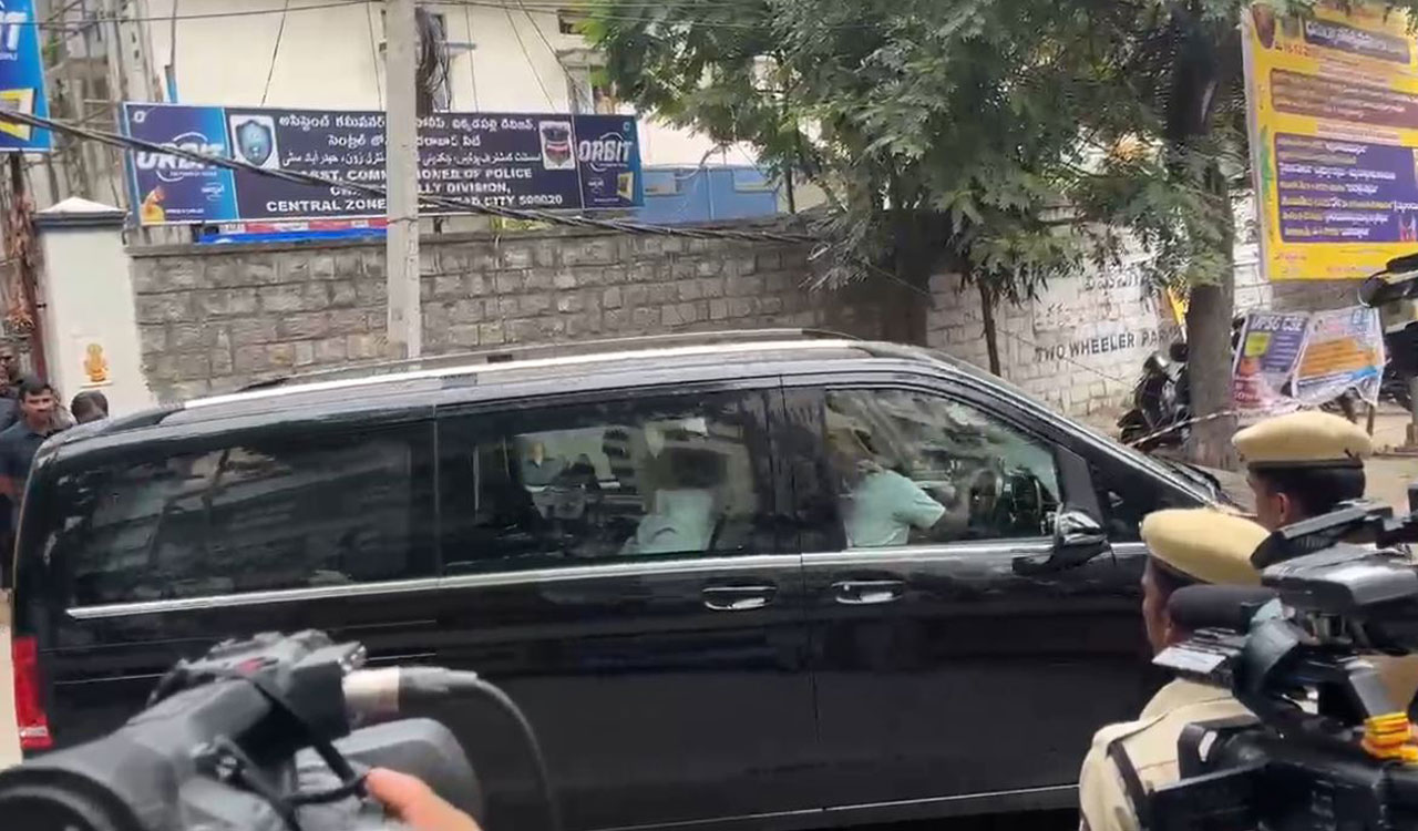 Watch: Allu Arjun leaves Chikkadpally PS after over three and half hours of questioning