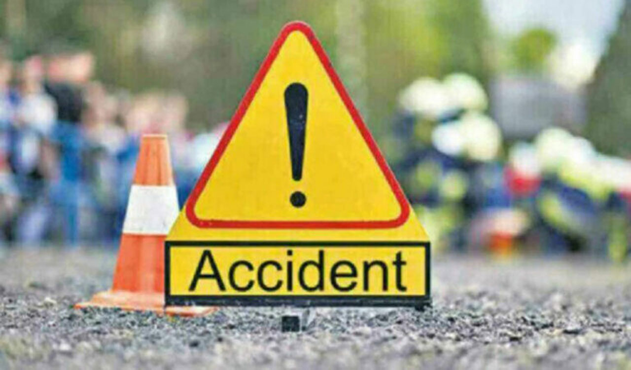 Four injured as RTC bus hits mini trolley van in Siddipet