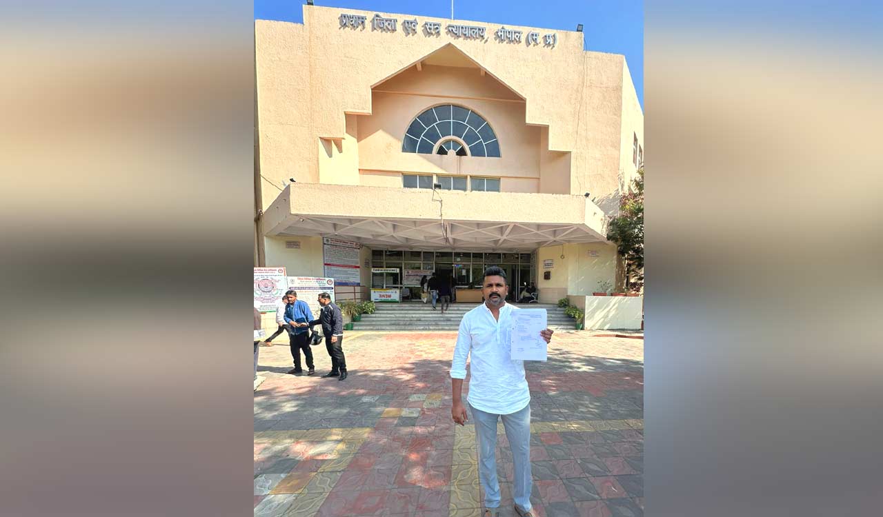 BRS leader Krishank Manne appears before Bhopal court in Som Distilleries case