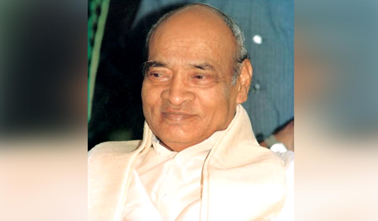BRS leaders pay tributes to former PM PV Narasimha Rao