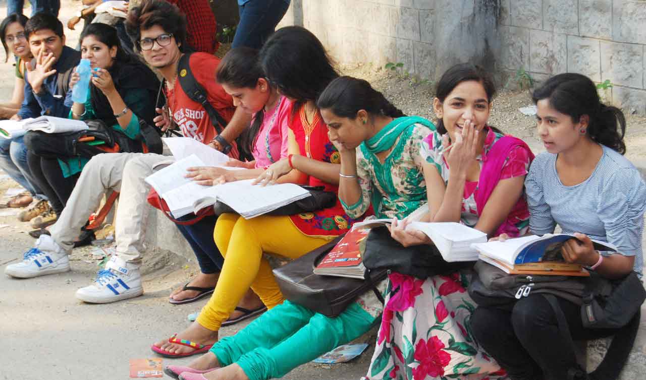 Fee arrears reimbursement delay hits students hard as private degree colleges in Telangana boycott exams