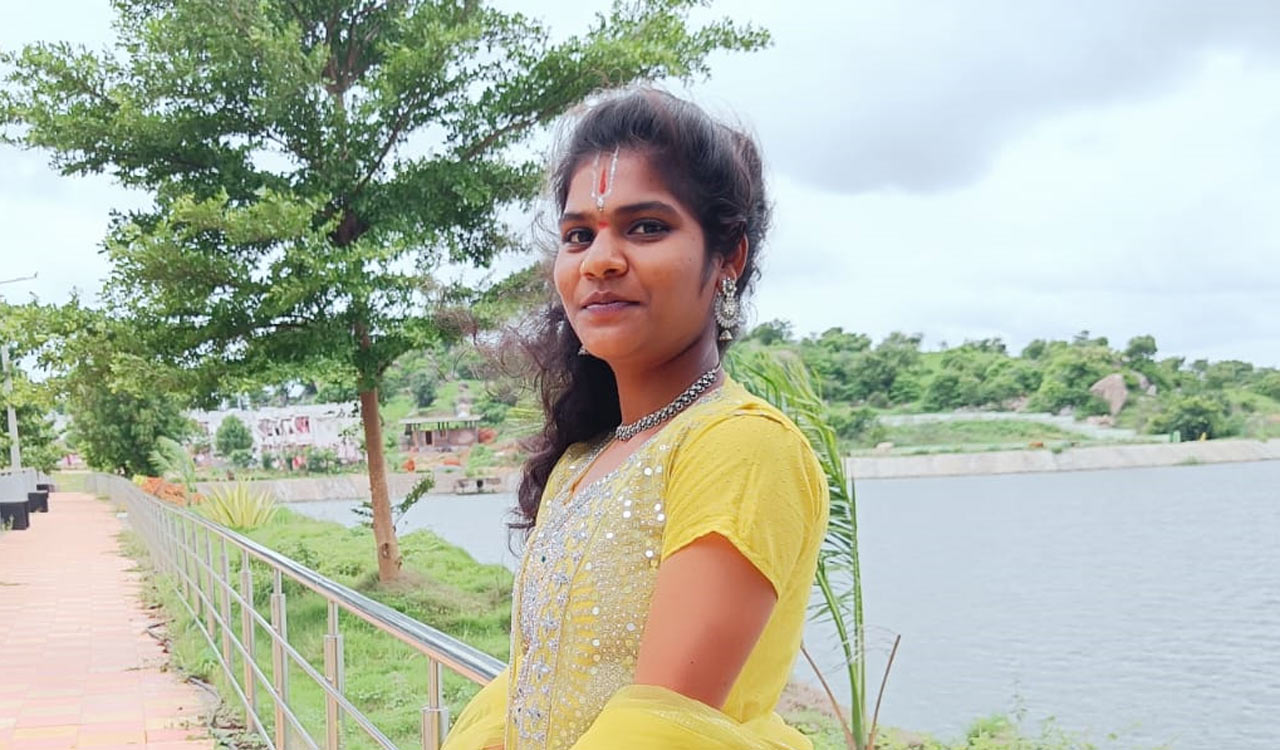 Telangana: Folk singer ends life 21 days after marrying Instagram friend