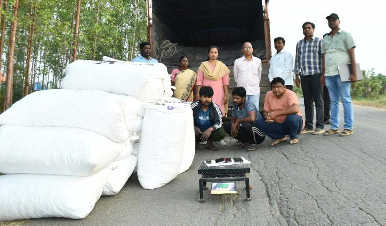 Ganja weighing 1000 kg seized on Telangana-AP borders, three arrested