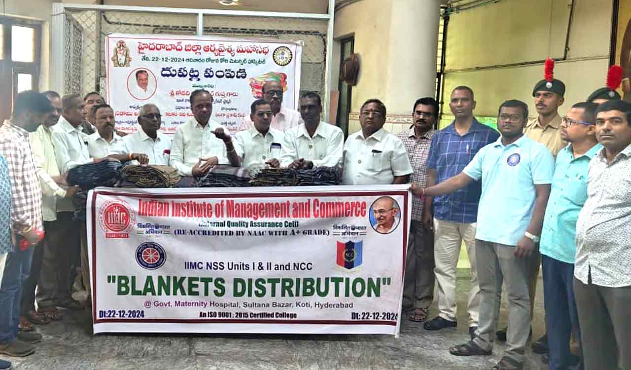 Hyderabad students, Arya Vysya Mahasabha distribute 200 blankets to postpartum women at Koti Maternity Hospital