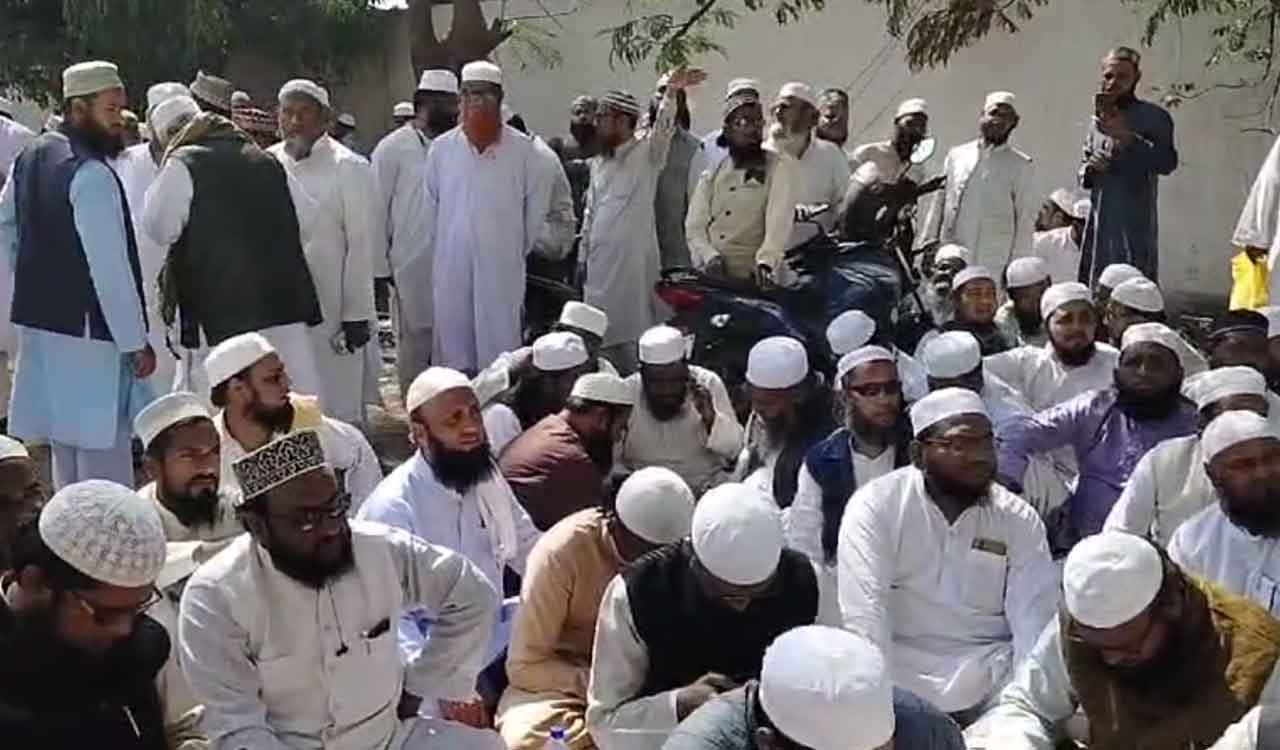 Watch: Telangana Imams, Muezzins stage silent protest over pending honorarium under Congress Govt