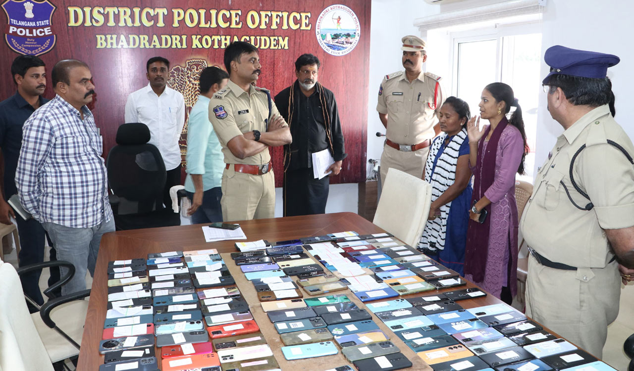 Kothagudem police recovers 220 lost mobile phones through CEIR portal