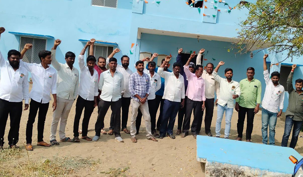 Sangareddy: Mission Bhagiratha workers go on strike, water supply to 76 villages disrupted