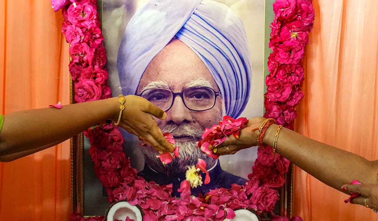 SP, BSP urge Centre to avoid controversy over Manmohan Singh’s funeral, memorial
