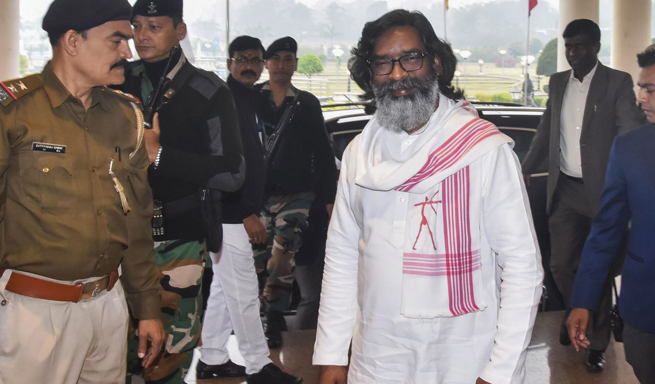 Hemant Soren, Ministers take oath as members of Jharkhand Assembly