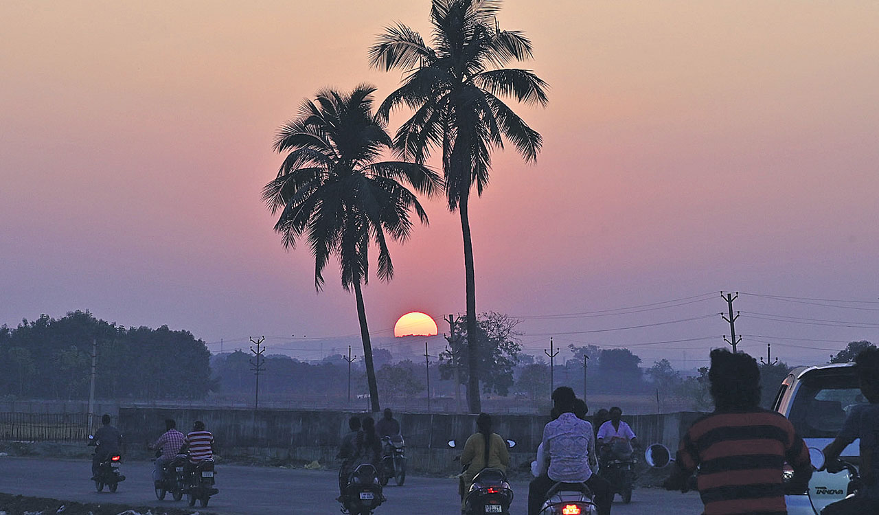 Telangana wakes up to biting cold, mercury drops to 7.1 degrees Celsius in Hyderabad