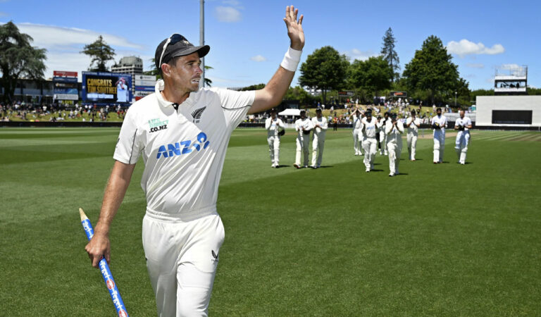 Southee gets perfect sendoff as NZ clinch 423-run win over England