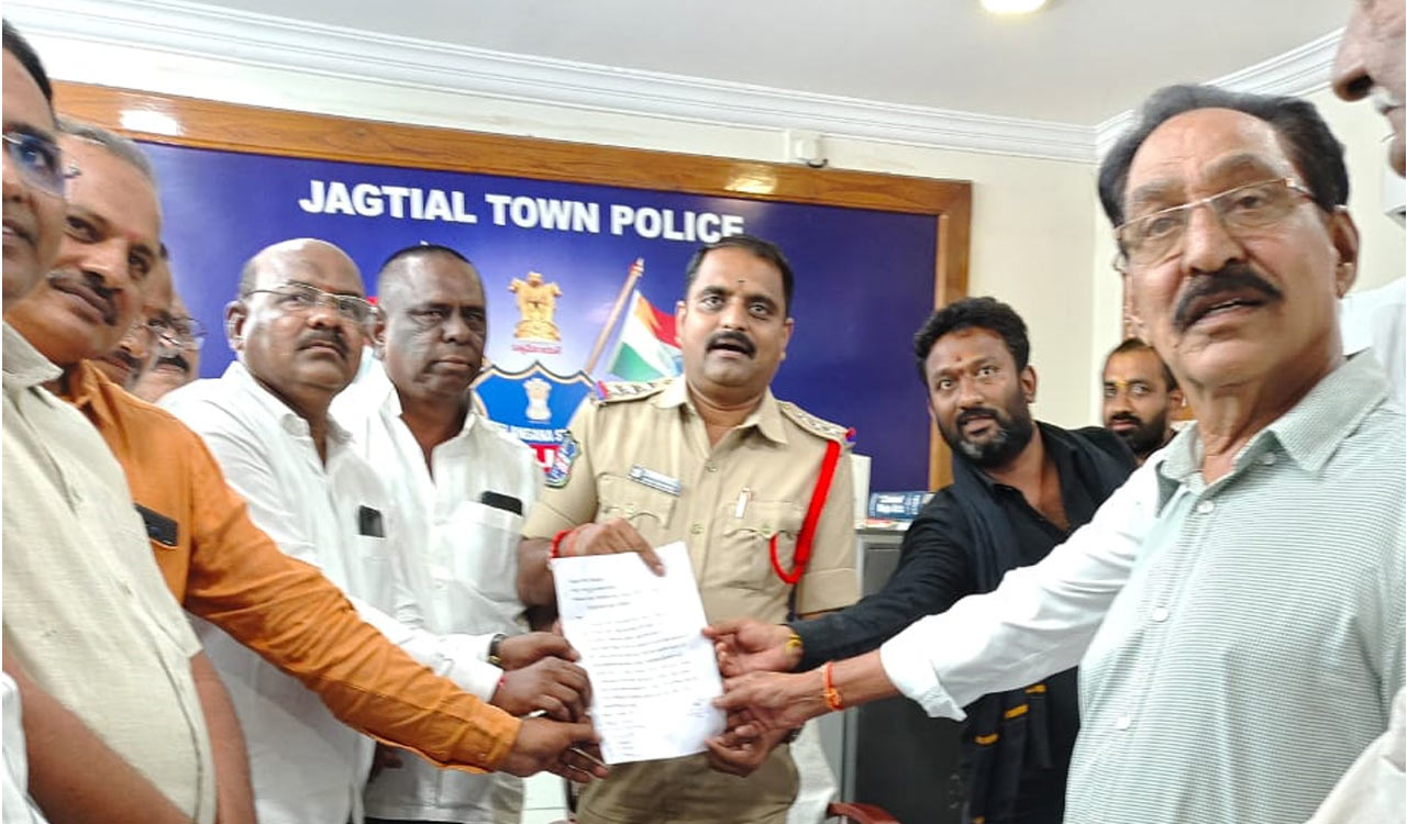 Velama community lodges complaint against Congress MLA in Jagtial