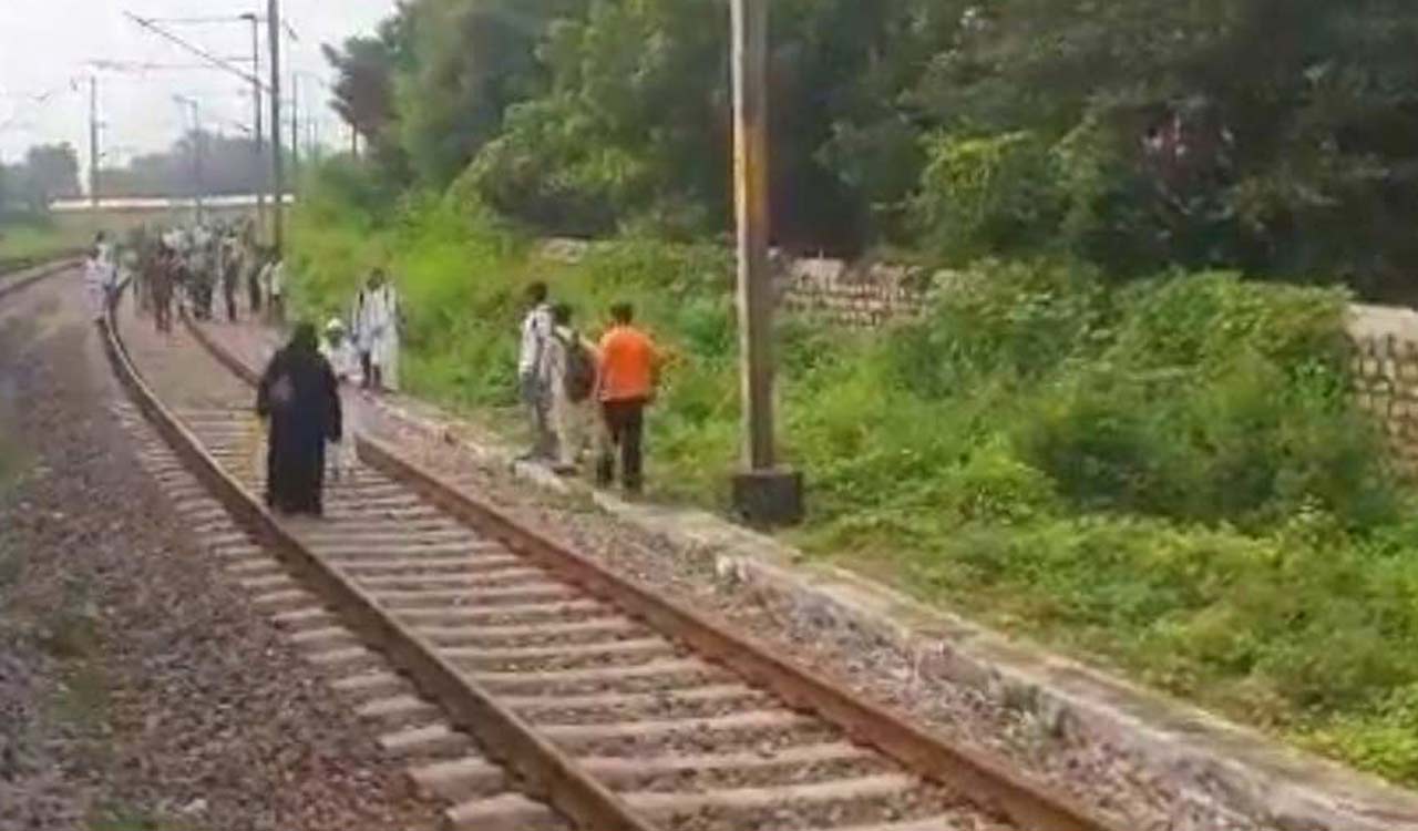 Hyderabad: Newly built ‘wall’ puts maids of low income group in Begumpet face existential crisis