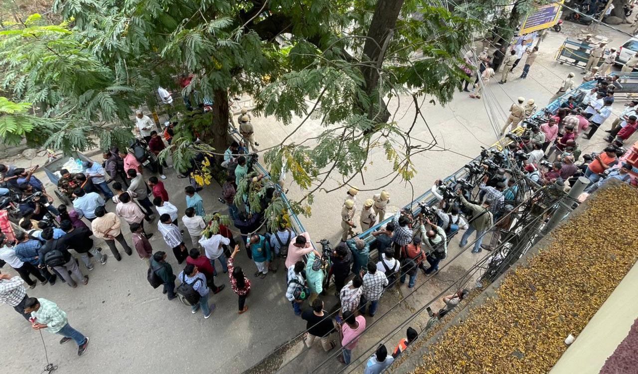 Sandhya theater tragedy: Allu Arjun faces volley of questions from Chikkadpally Police