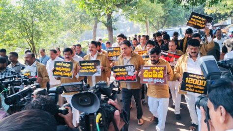 BRS demands justice for auto drivers